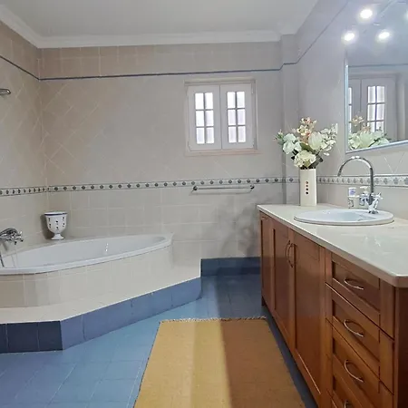 Casa Zulmira Perfekt Fuer Grosse Familien By Interhome Vakantiehuis Ferrel (Leiria)